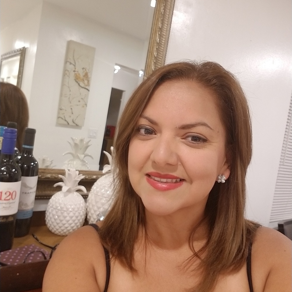 Meet your Posher, Ana